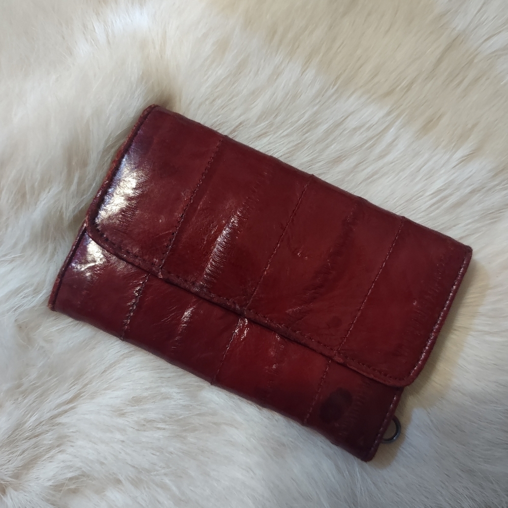 Elegant Red Eel Skin Women's Key Holder